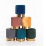 Pouf en Velours et métal doré