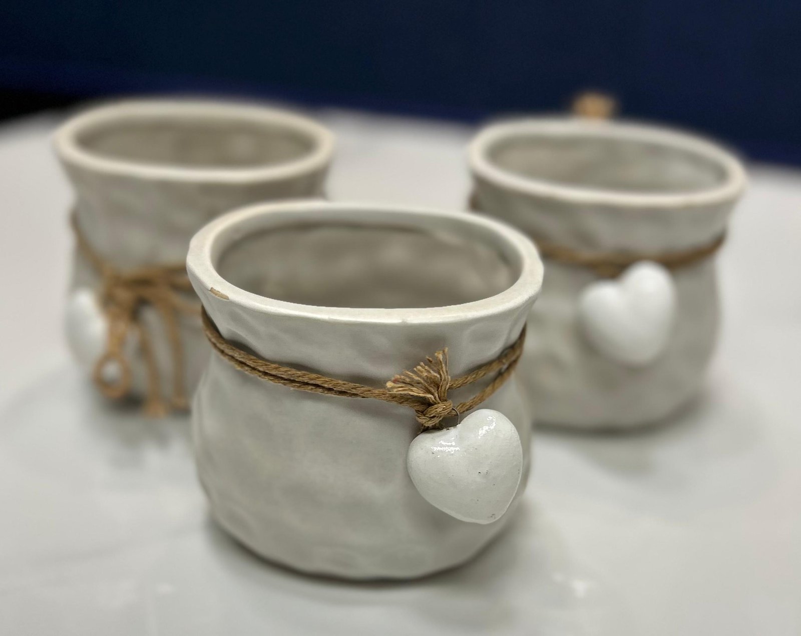 WhatsApp Image 2026-01-27 at 21.30.03 (1) Pot resin wht Heart – Image 1