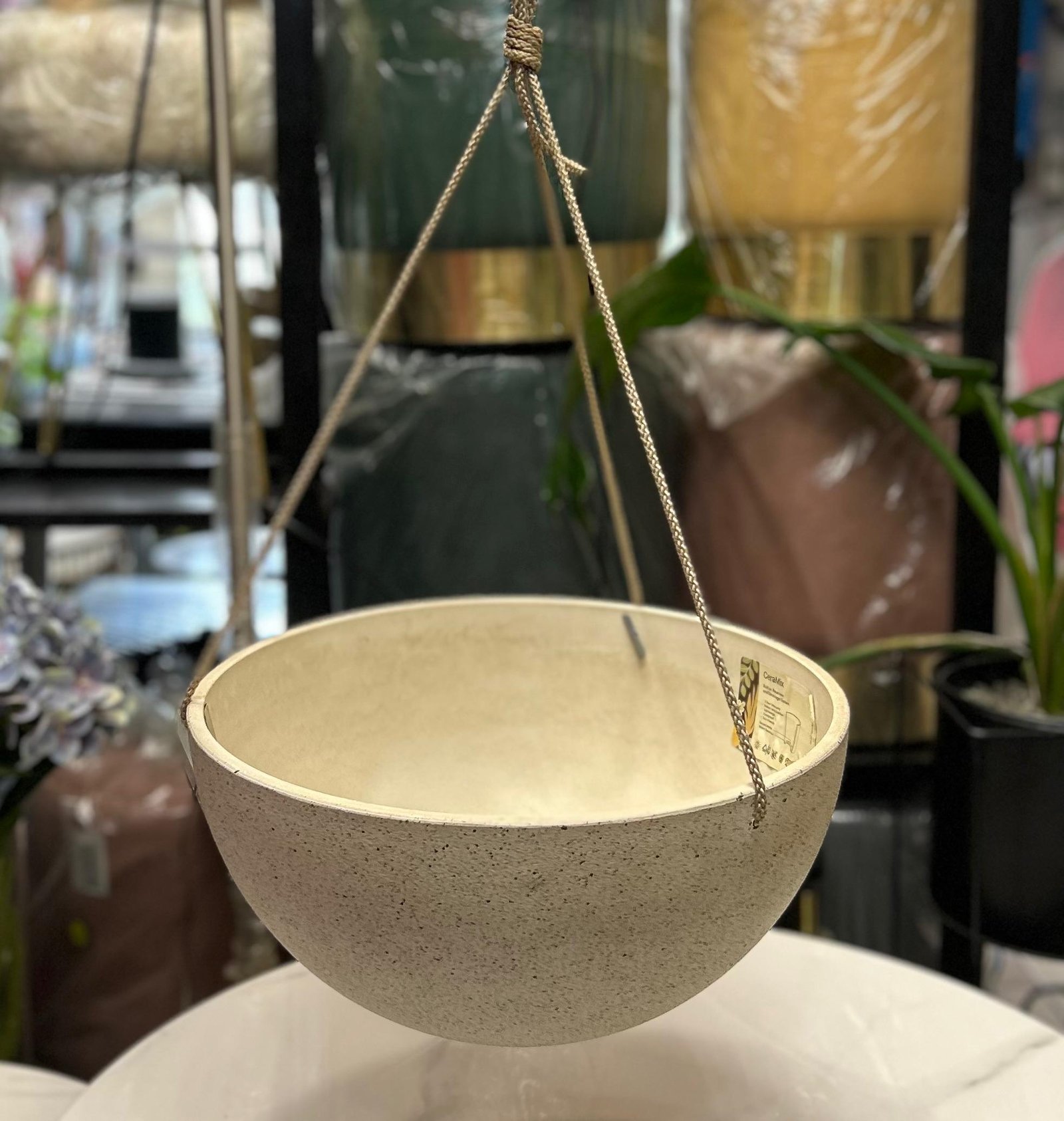 WhatsApp Image 2026-01-28 at 12.33.21 (2) Hanger Nova Terrazzo White – Image 1