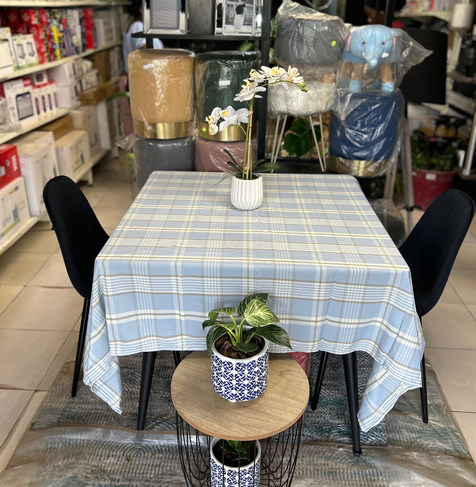 WhatsApp Image 2026-02-24 at 11.18.29 (7) Tablecloth Seats 4 to 6 TAC135 140*180cm – Image 1