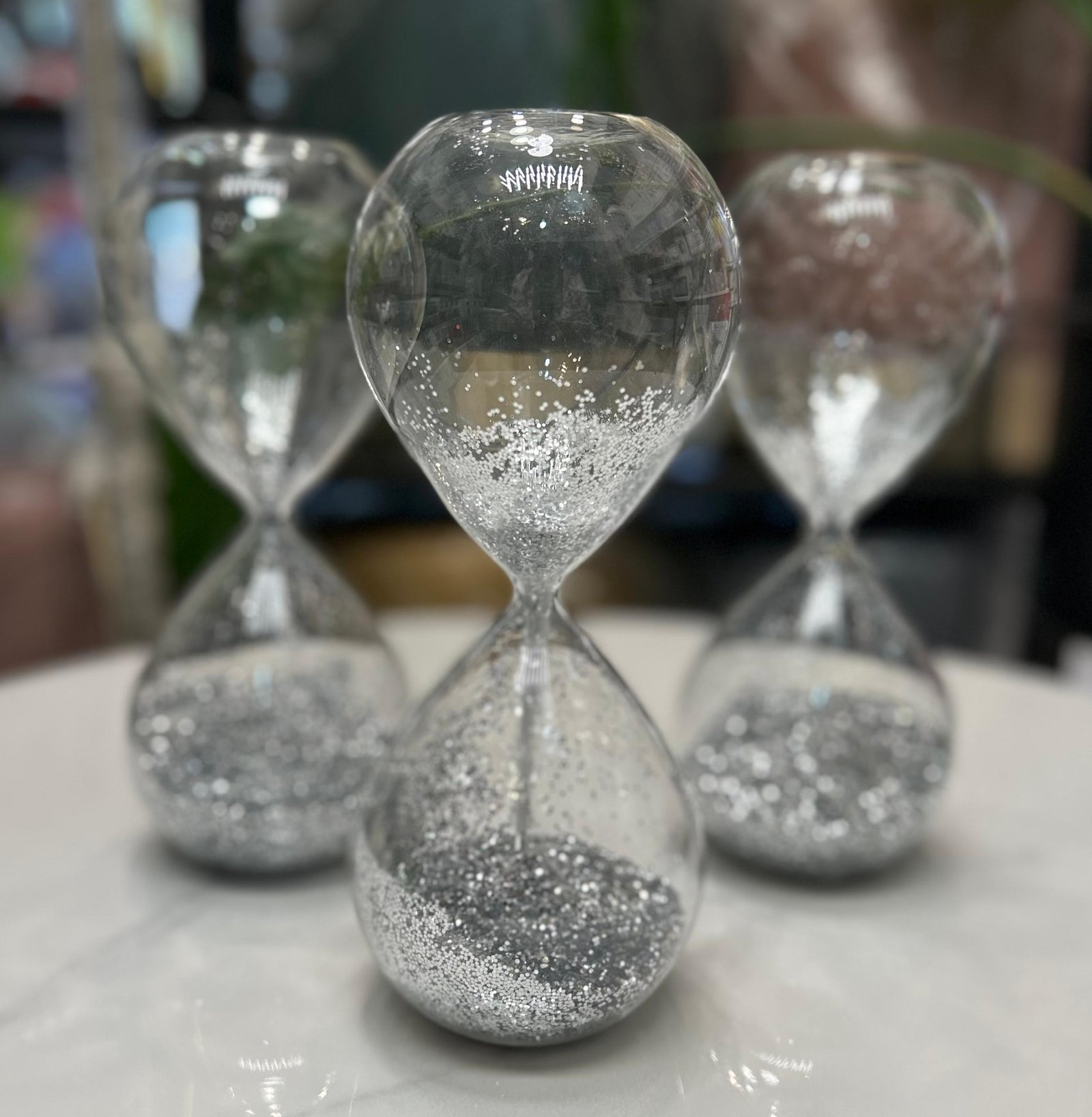 WhatsApp Image 2026-04-27 at 17.20.59 Glitter Hourglass Silver 24cm – Image 1